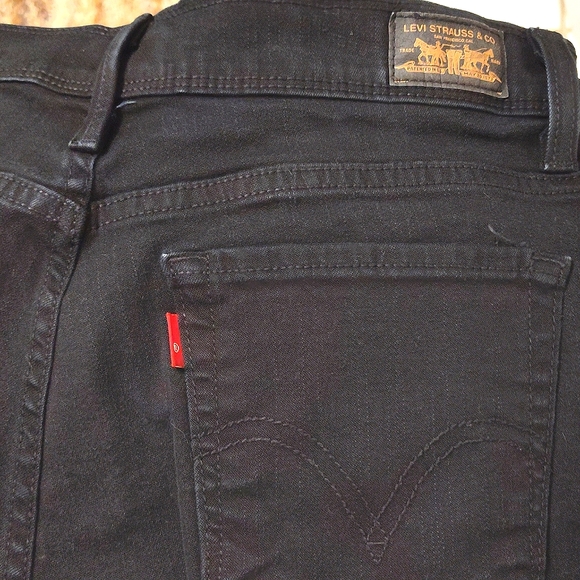 Levis 512 Bermuda Shorts - Picture 3 of 10